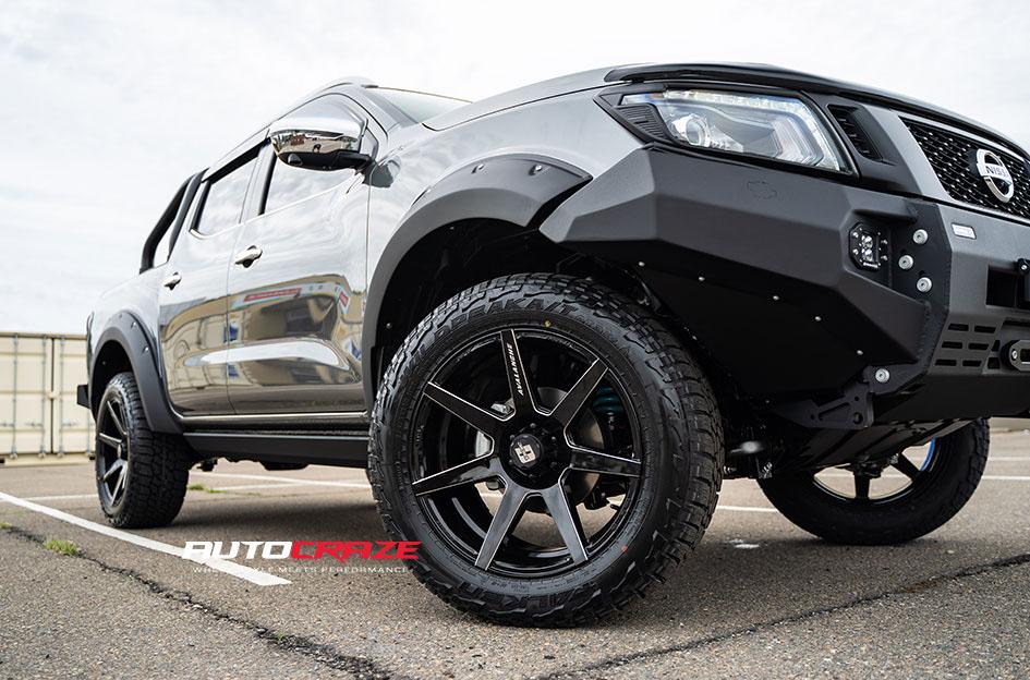 NISSAN NAVARA AVALANCHE GLOSS BLACK MILLED ACCENTS